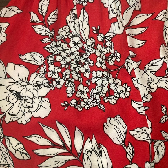 NWT Red Floral Paper Bag Tie Shorts - Picture 4 of 4